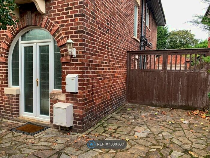 4 Bedroom Semi-Detached House To Rent In Newton Drive, Blackpool, FY3