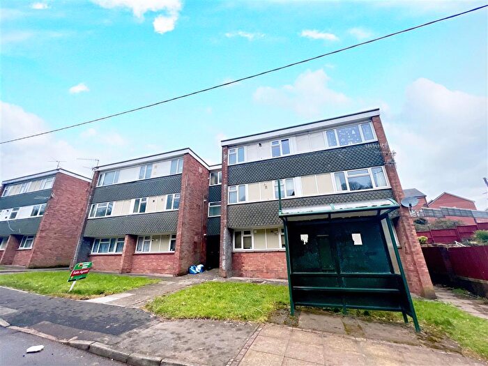 2 Bedroom Flat To Rent In Viaduct Court, Lower Cwm, Pontypool, NP4
