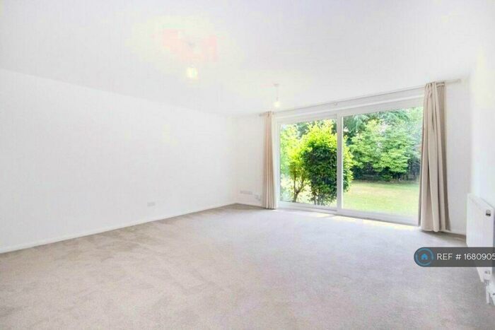 1 Bedroom Flat To Rent In Turner Road, Hornchurch, RM12