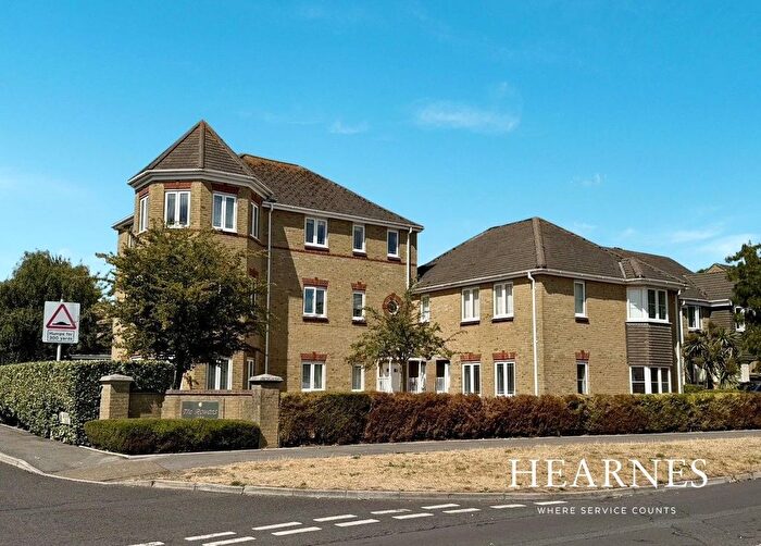 2 Bedroom Flat For Sale In Benjamin Road, Hamworthy, Poole, BH15