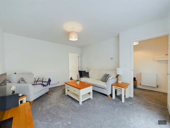 3 Bedroom End Of Terrace House For Sale In Lower Coppice, Exeter, EX1