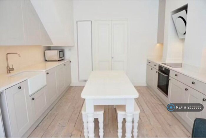 1 Bedroom Flat To Rent In Waterloo Terrace, London, N1