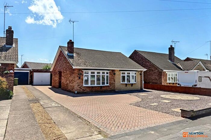 3 Bedroom Bungalow For Sale In Thornton Close, Gunthorpe, Peterborough, PE4