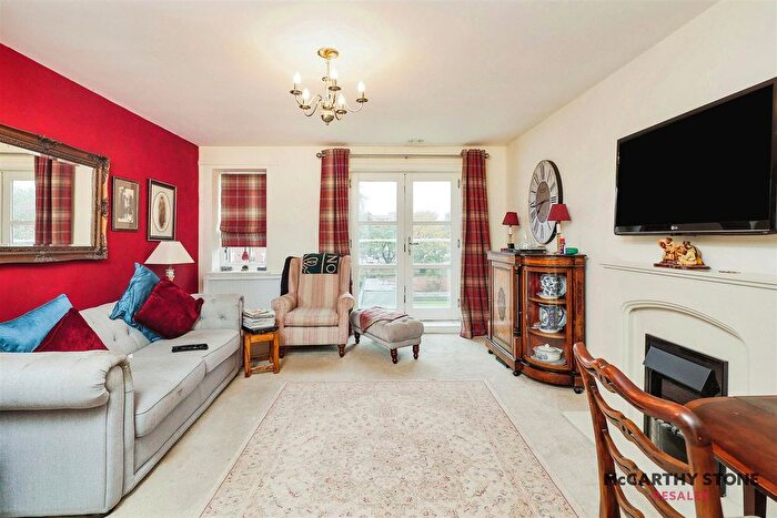 2 Bedroom Flat For Sale In St Clements Court, South Street, Atherstone, Warwickshire, CV9