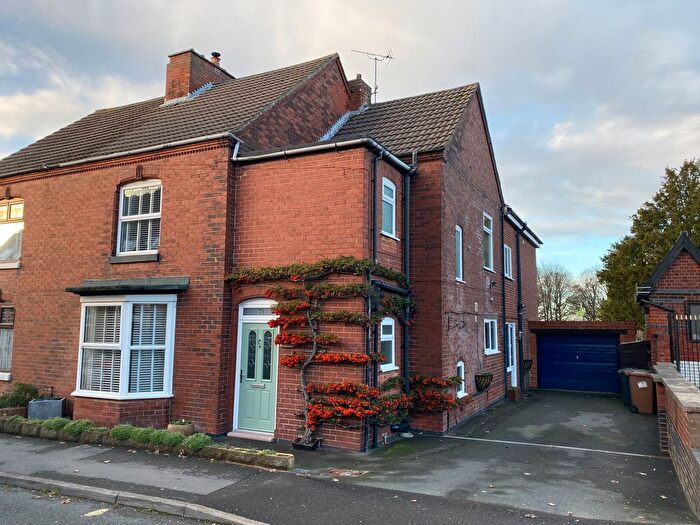 3 Bedroom Semi-Detached House For Sale In York Road, Church Gresley, Swadlincote, DE11