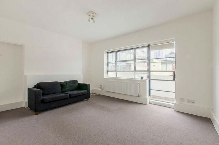 3 Bedroom Flat To Rent In Union Street, London Bridge, London SE1