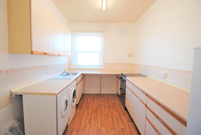 1 Bedroom Flat To Rent In Darracott Road, Bournemouth, BH5