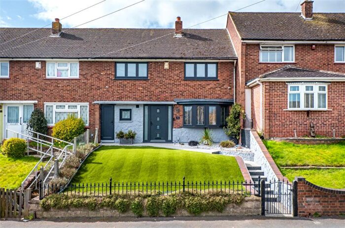 3 Bedroom Terraced House For Sale In Scott Road, Gravesend, Kent, DA12