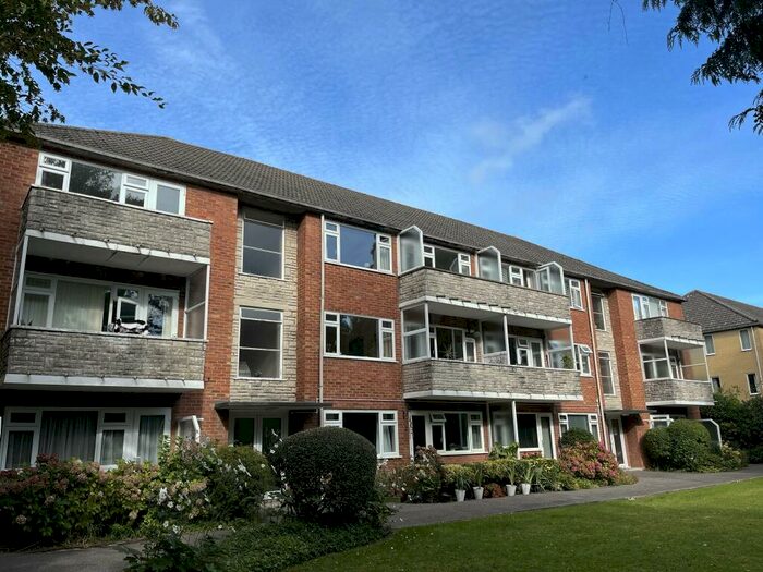 2 Bedroom Flat To Rent In Marlborough Road, Bournemouth, BH4