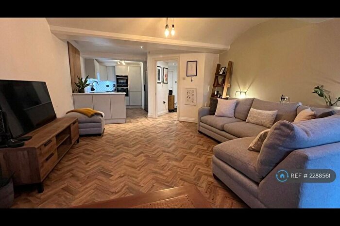 1 Bedroom Flat To Rent In Middle Warehouse, Manchester, M15