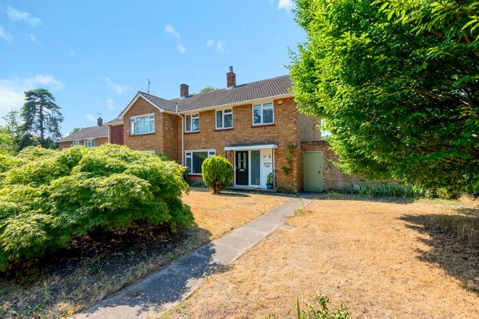 3 Bedroom Semi-Detached House To Rent In Harmans Water Road, Bracknell, RG12