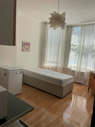 Studio To Rent In Anson Road, London, NW2