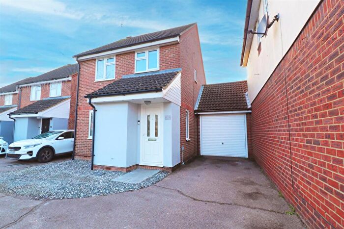 3 Bedroom Detached House For Sale In Holmans, Boreham, Chelmsford, CM3