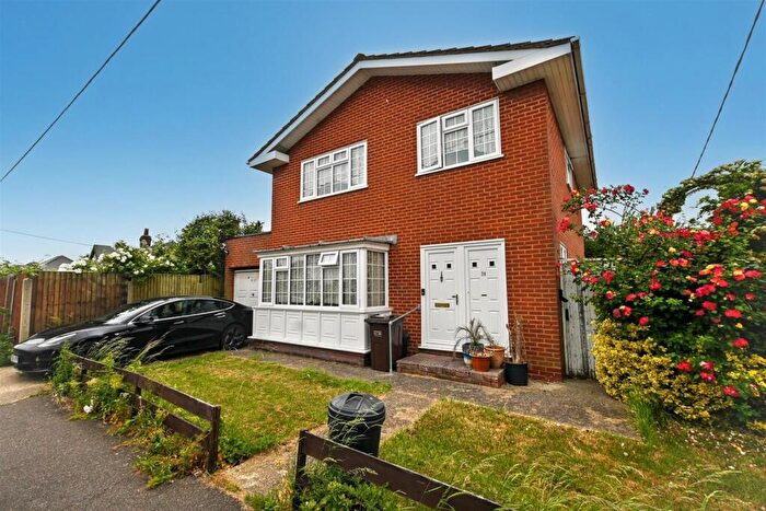 4 Bedroom Detached House For Sale In No Chain - Maurice Road, Canvey Island, SS8