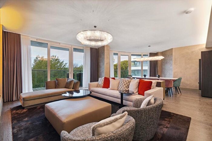 5 Bedroom Flat For Sale In The Bridge, Battersea, SW11