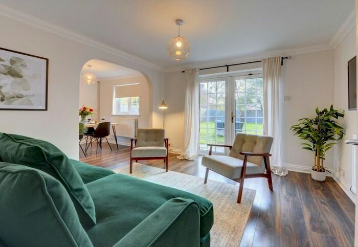 2 Bedroom Flat To Rent In Snagge Court, Bedford MK43