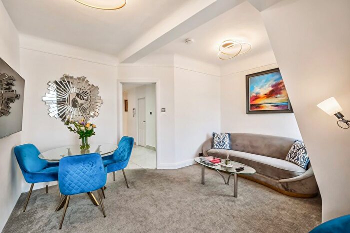 3 Bedroom Flat To Rent In Cumberland Court Great Cumberland Place, London, W1H