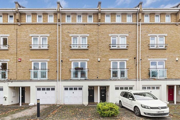 4 Bedroom Detached House To Rent In Woodland Crescent, Rotherhithe, SE16