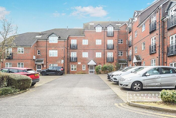 2 Bedroom Flat To Rent In Ranmore Path, Orpington, BR5