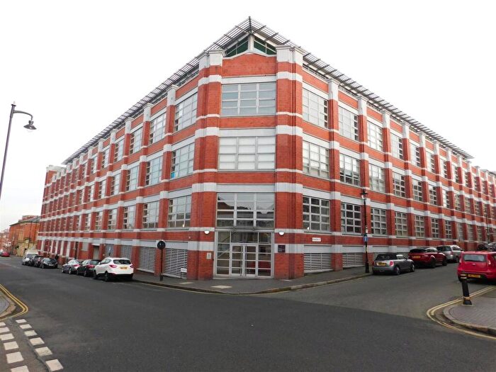 2 Bedroom Flat To Rent In New Hampton Lofts, Great Hampton Street, Birmingham, West Midlands, B18