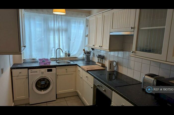 3 Bedroom Maisonette To Rent In Grenville House, London, E3