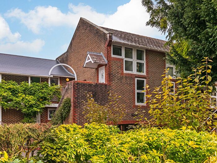 1 Bedroom Flat For Sale In Winton Hill, Stockbridge, SO20