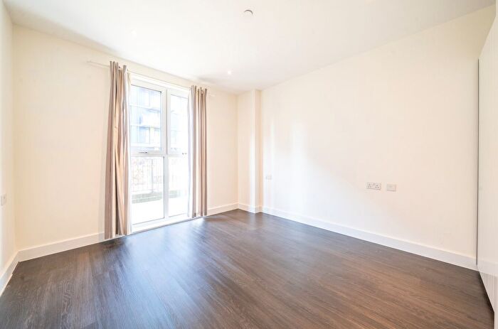 2 Bedroom Flat For Sale In Hatton Road, Wembley, HA0