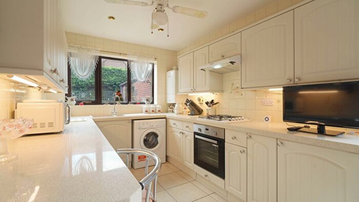 2 Bedroom Bungalow For Sale In Church Field Road, Rossington, DN11