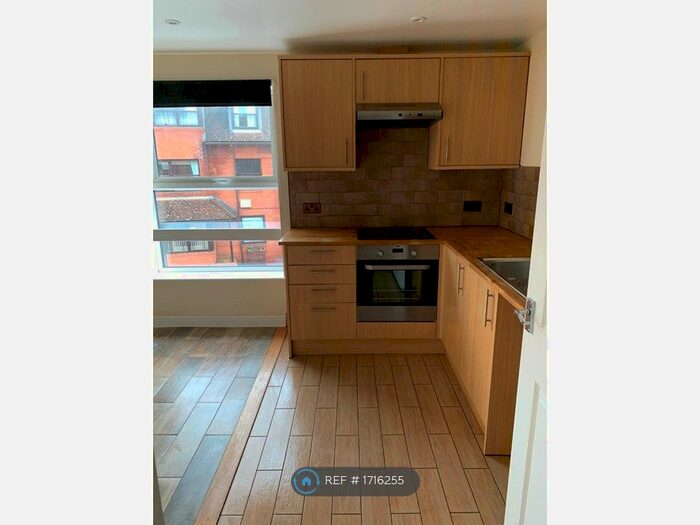 2 Bedroom Flat To Rent In Southampton Road, Ringwood, BH24