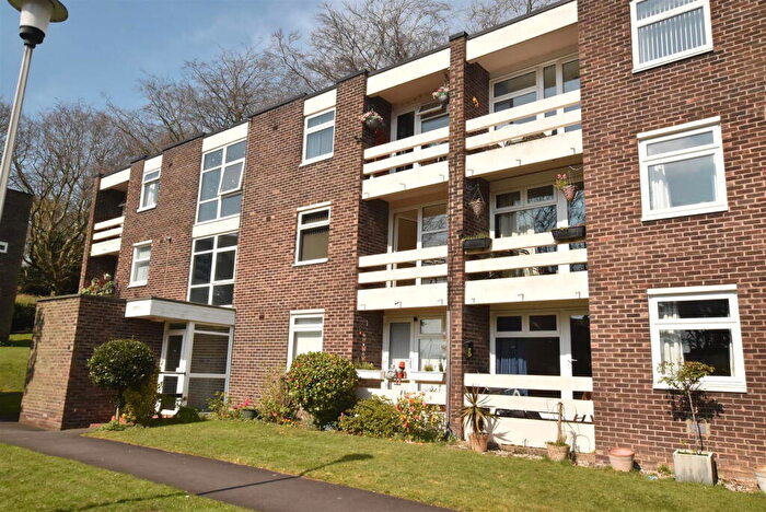 2 Bedroom Apartment For Sale In Eversley Park, Storeton Road, Prenton, CH43