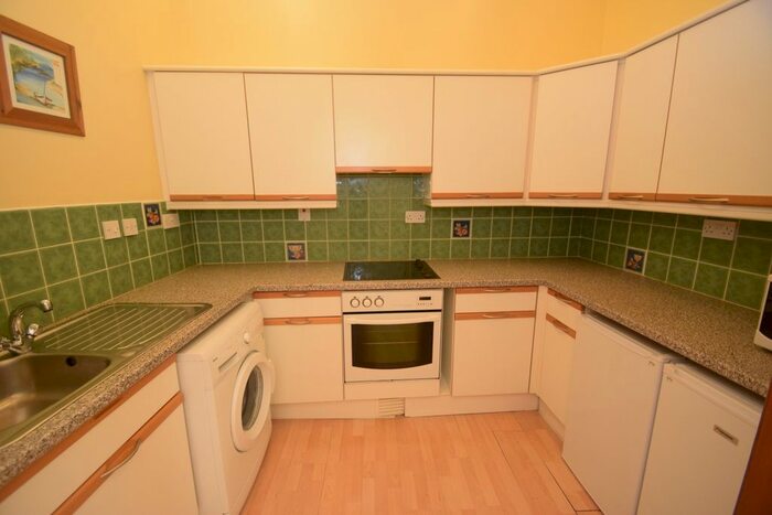 2 Bedroom Flat To Rent In Market Street, Falmouth, TR11