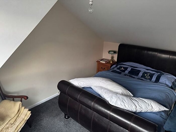 2 Bedroom Flat For Sale In Duke Street, Aberdare, Rhondda Cynon Taf, CF44