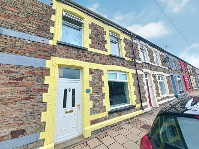 3 Bedroom End Of Terrace House To Rent In Nythbran Terrace, Porth, CF39