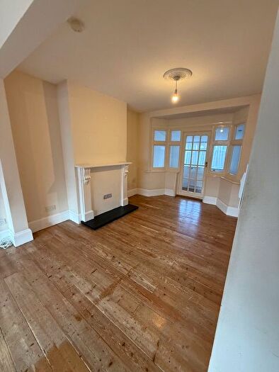 3 Bedroom End Terrace House To Rent In Carterhatch Road, Enfield, EN3