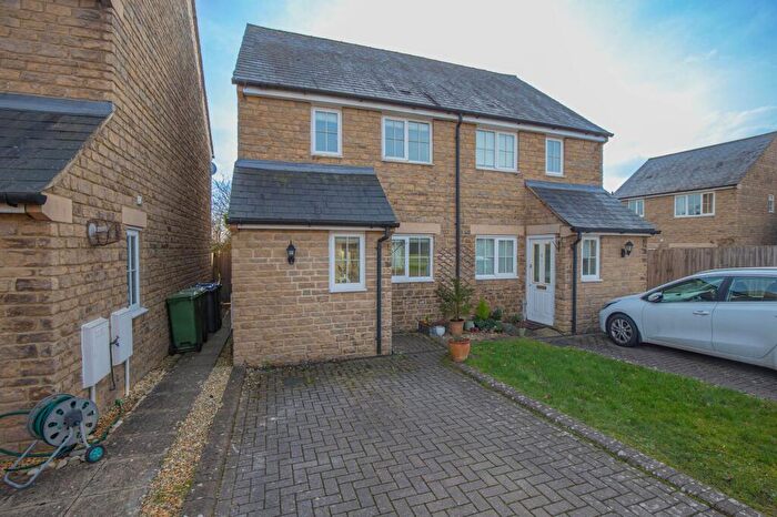 3 Bedroom Property To Rent In Margery Holroyd Rise, Malmesbury, SN16