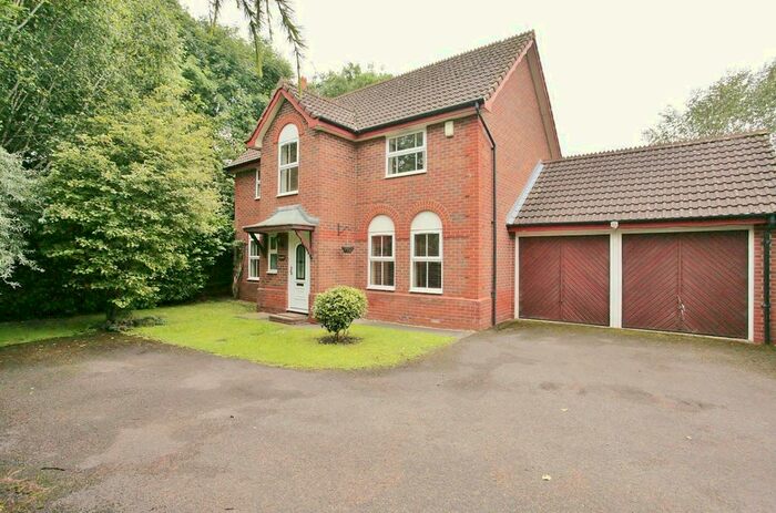 4 Bedroom Detached House To Rent In Delapre Drive, Banbury, OX16