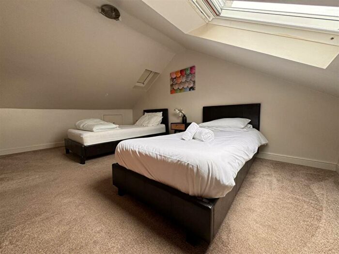 2 Bedroom Flat For Sale In Curtis Street, Swindon, SN1