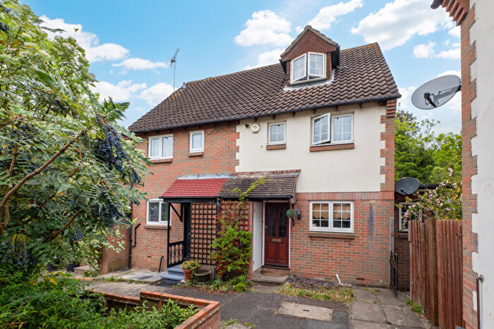 3 Bedroom End Of Terrace House For Sale In Hunting Gate Mews, Sutton, SM1