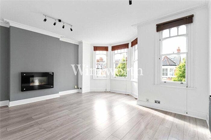 3 Bedroom Apartment To Rent In Osborne Road, London, N13