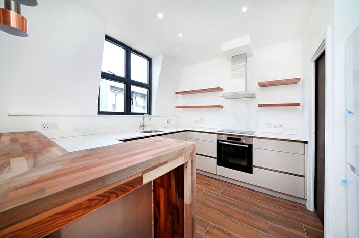 2 Bedroom Flat To Rent In Freshford Street, Earlsfield, SW18