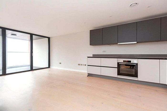 1 Bedroom Flat To Rent In Homestead Heights, Tottenham Lane, Crouch End, London, N8