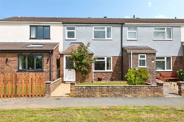 3 Bedroom Terraced House For Sale In Dumas Close, Bicester, Oxfordshire, OX26