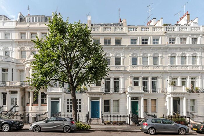 2 Bedroom Flat To Rent In Ladbroke Gardens, W11