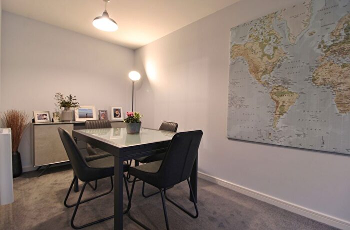 2 Bedroom Flat For Sale In Gisors Road, Southsea, PO4