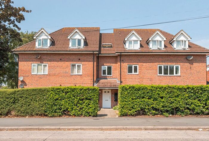 2 Bedroom Flat For Sale In Romney Avenue, Bristol, Somerset, BS7