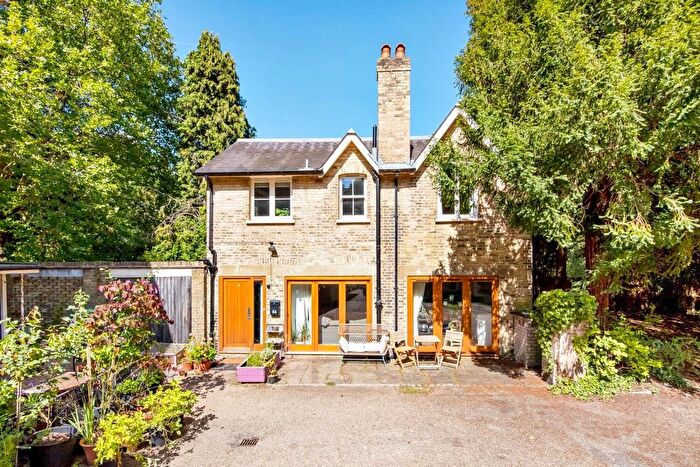 3 Bedroom Detached House To Rent In Crescent Wood Road, London, SE26