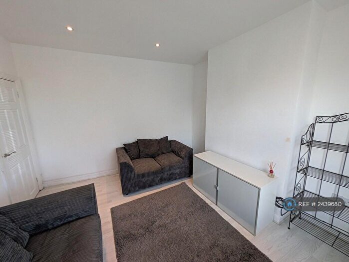 2 Bedroom Maisonette To Rent In Elmdene Road, London, SE18