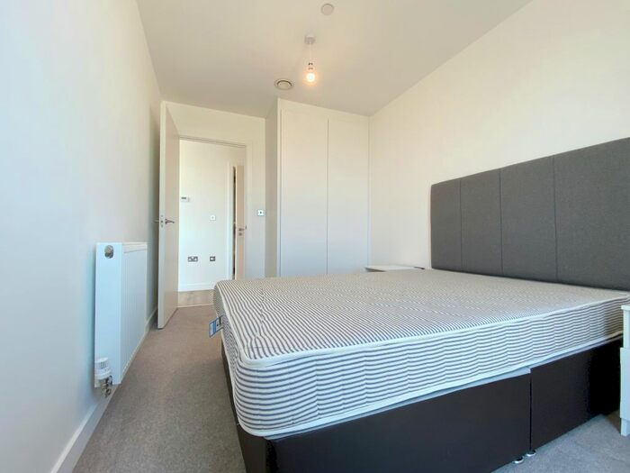 3 Bedroom Flat To Rent In Lockside Lane, Salford, M5