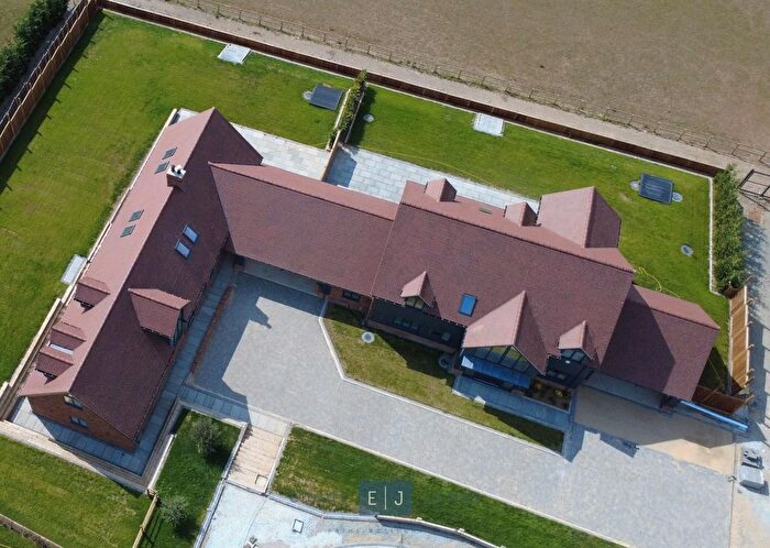 2 Bedroom Detached Bungalow To Rent In Manor Farm, Mott Street, High Beech, IG10