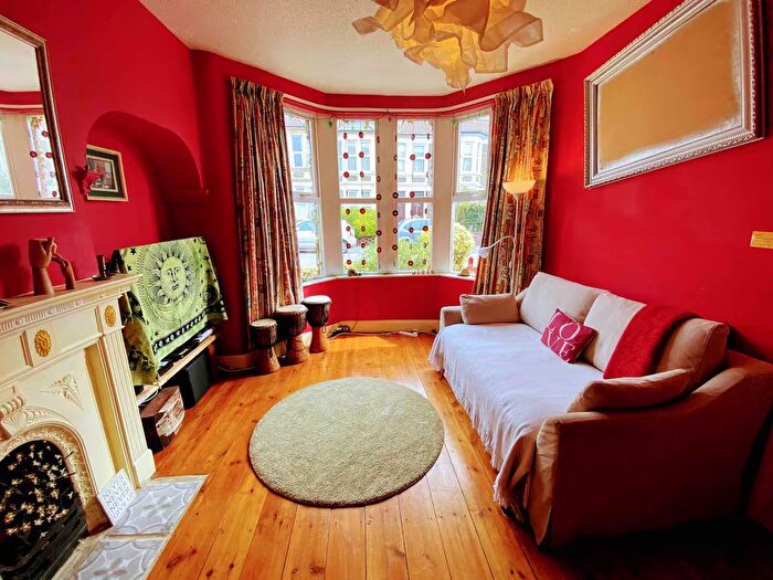 3 Bedroom Terraced House To Rent In Victoria Road, Hanham, BS15